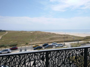 Appartement Moderne 2 Chambres avec Terrasse et Vue Imprenable à 50m de la Plage - FR-1-323-234